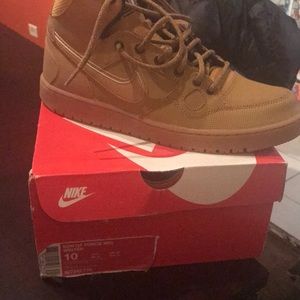 Men size 10 son of force mid winter wheat Nike